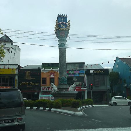 Kapit Hotel Kuching Exterior foto