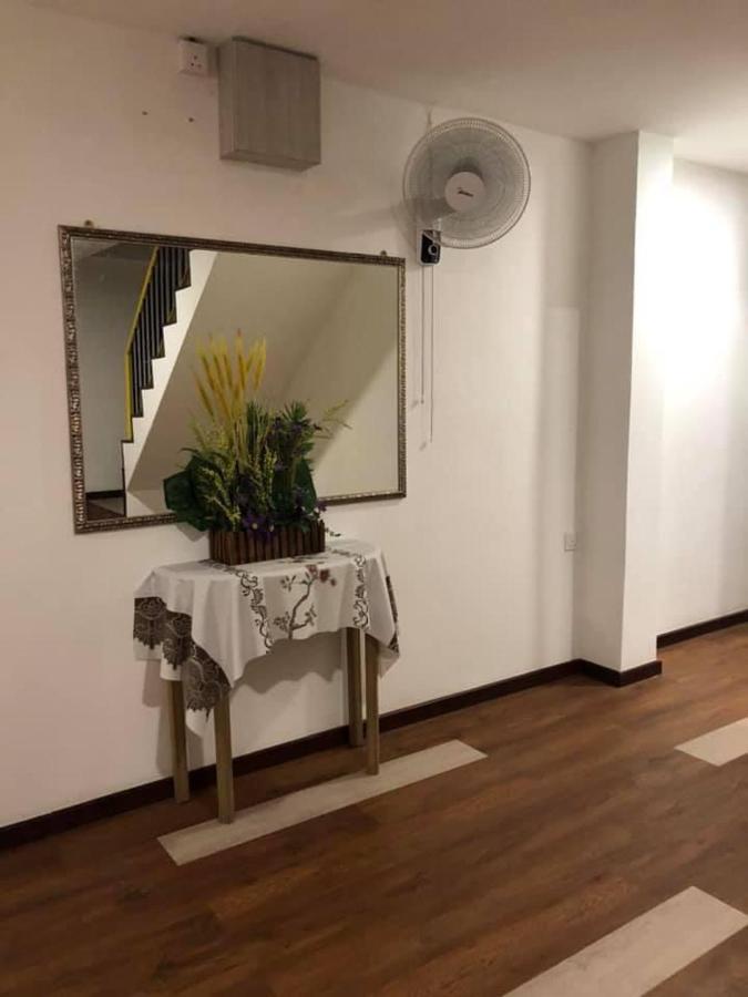 Kapit Hotel Kuching Exterior foto