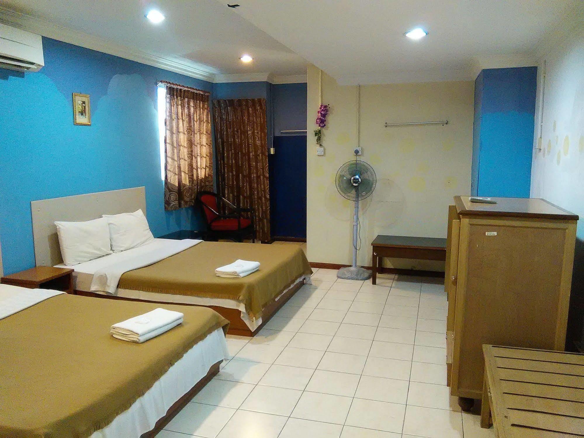 Kapit Hotel Kuching Exterior foto